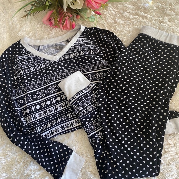 Cuddl Duds Other - Cuddle Duds Black Pajama Set